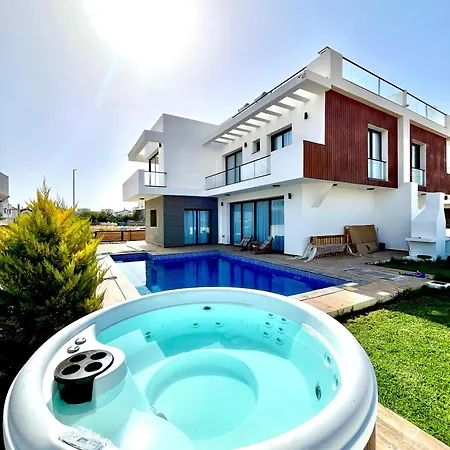 Smart Villa Pano Akourdalia